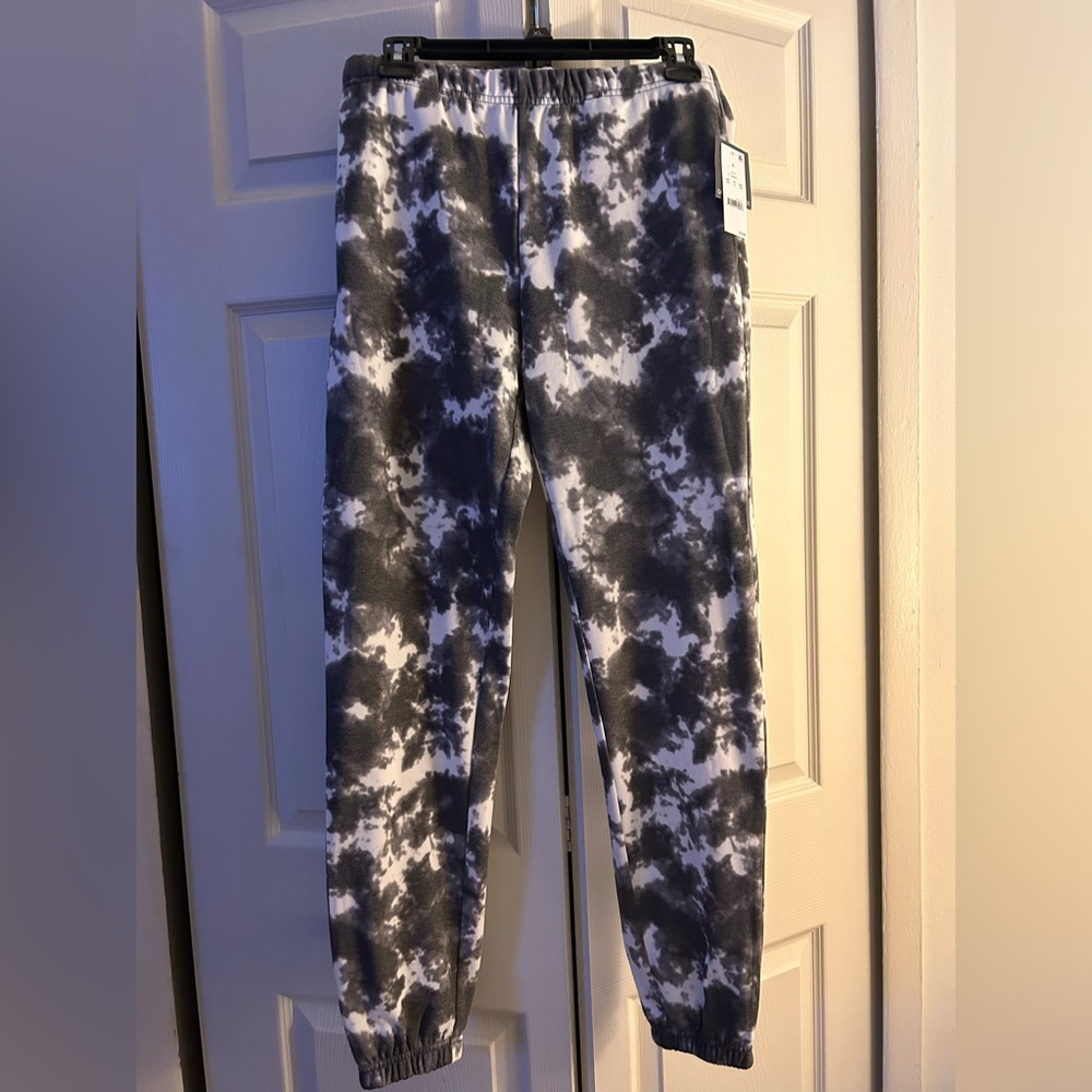 NWT Grayson Thread size small joggers. Tie die black and white.